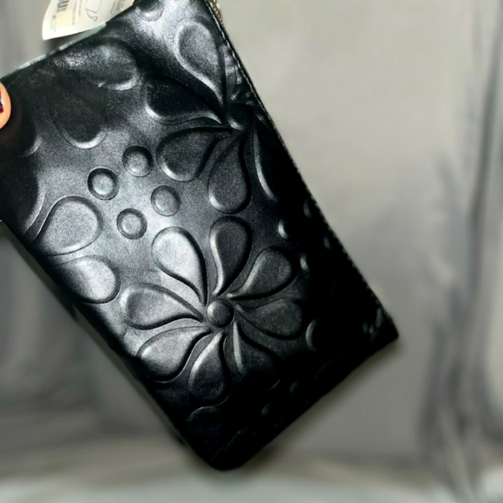 MirrorMirror NWT charging wristlet purse